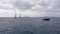 Foto: Regattaschiffe ziehen davon